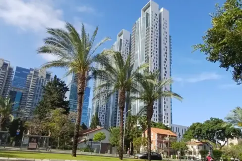 A modern and prestigious residential tower in the heart of Tel Aviv, offering high‑quality living and exceptional urban convenience.